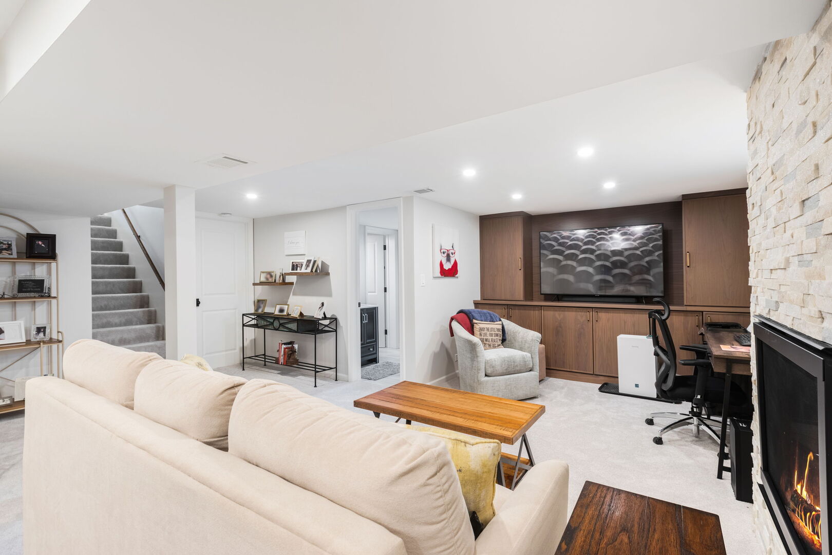 640 South Grove Avenue Barrington, IL 60010 - Photo 14 of 24 a living room with furniture and a flat screen tv