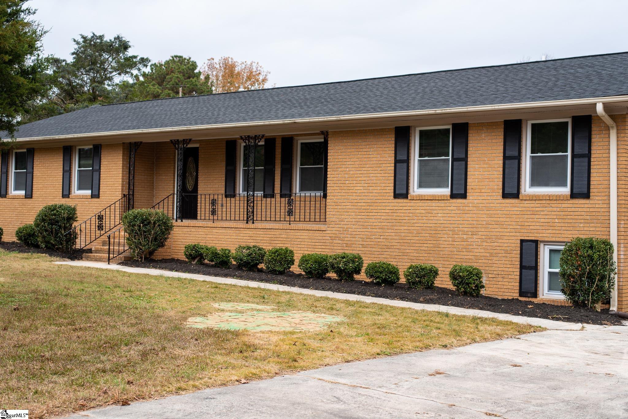 4522 Cokesbury Road Hodges, SC 29653 - Photo 2 of 22