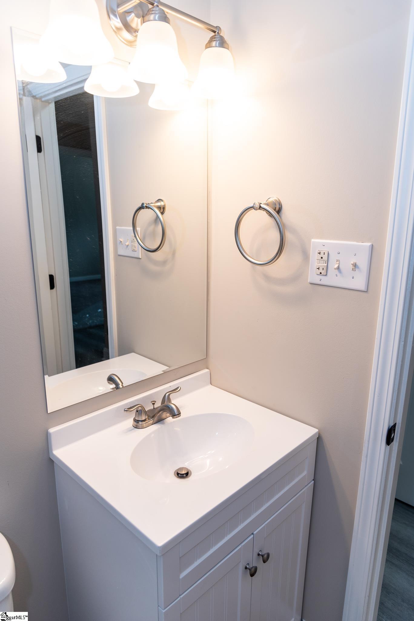 4522 Cokesbury Road Hodges, SC 29653 - Photo 14 of 22