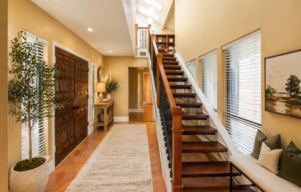 2405 Springpark Way Richardson, TX 75082 - Photo 5 of 40 Entry way virtually staged