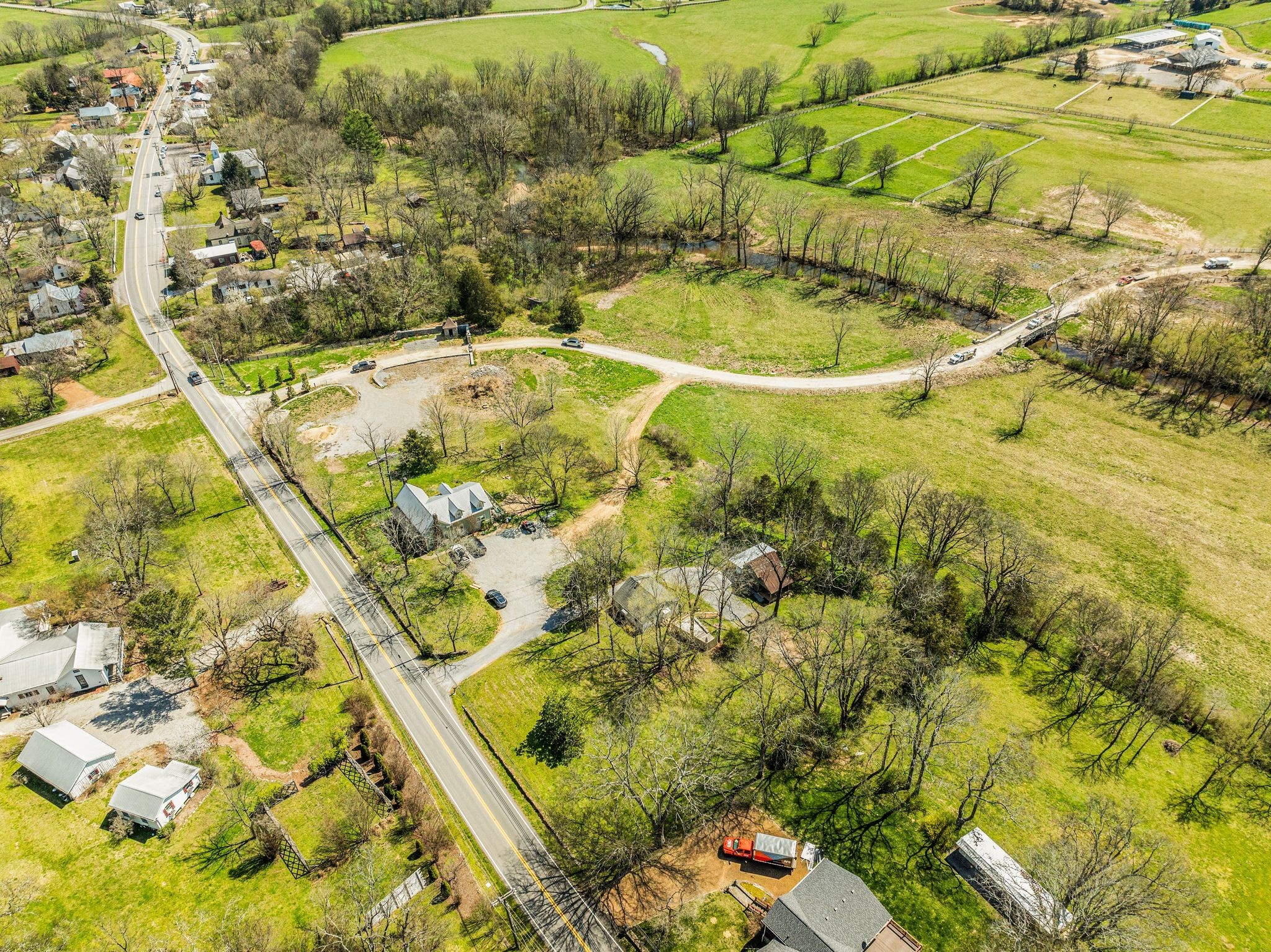 4259 Old Hillsboro Road Franklin, TN 37064 - Photo 5 of 11 a bathroom with a bathtub