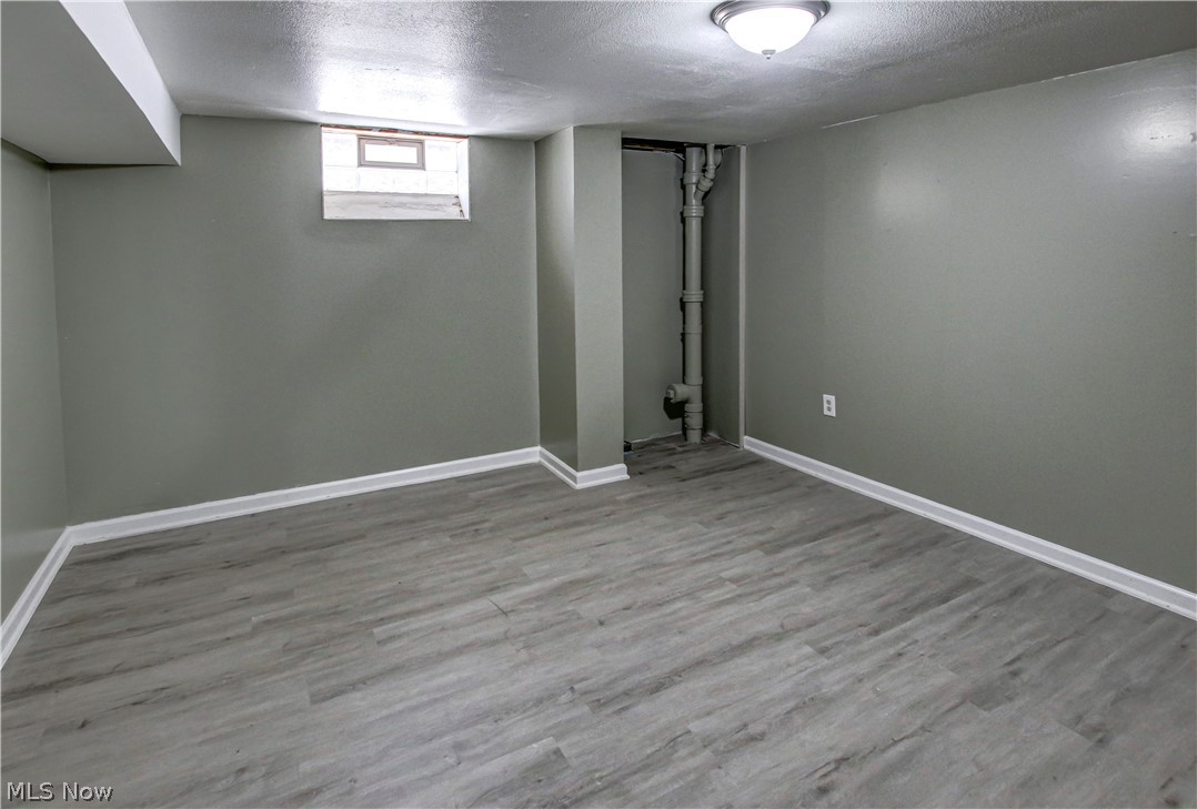 1423 Lorimer Road Cleveland, OH 44134 - Photo 27 of 31
