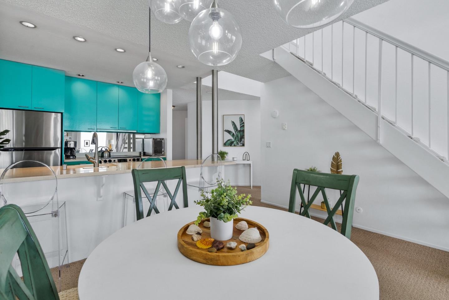 101 Shell Road, Unit 32 Watsonville, CA 95076 - Photo 17 of 44 a view of a dining room with furniture