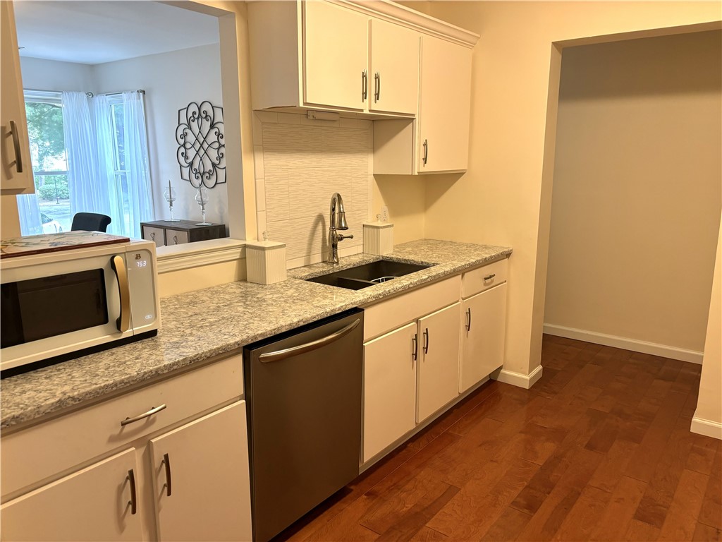 153 High Street, Unit 31 Westerly, RI 02891 - Photo 9 of 33