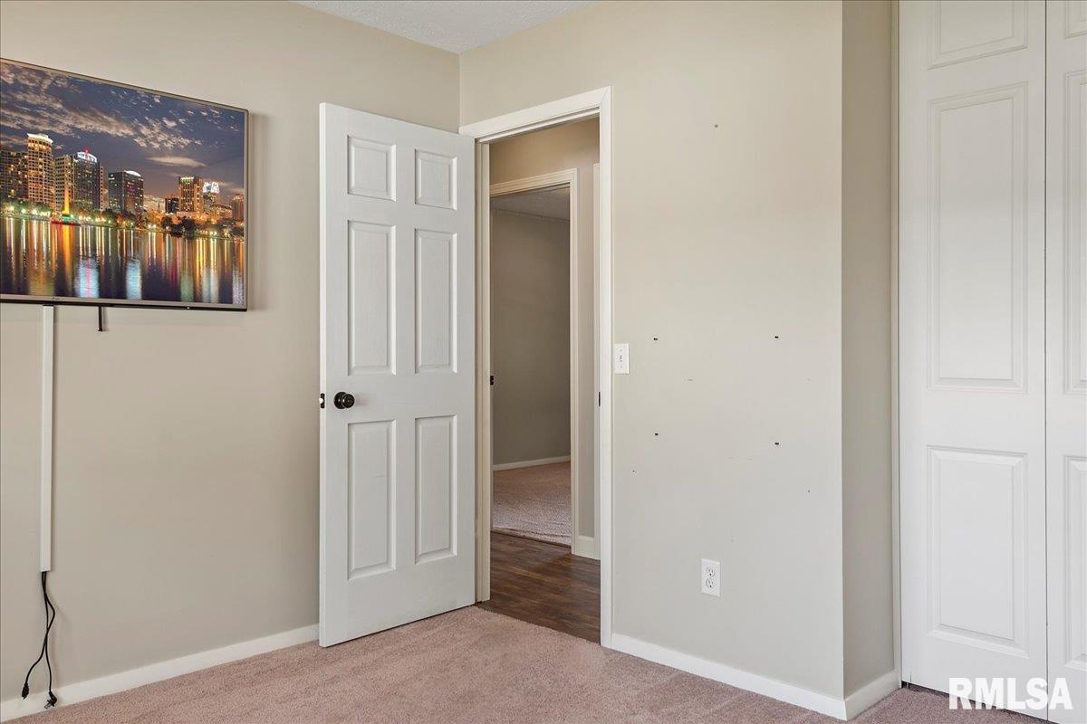 2921 Selkirk Road Springfield, IL 62702 - Photo 17 of 36