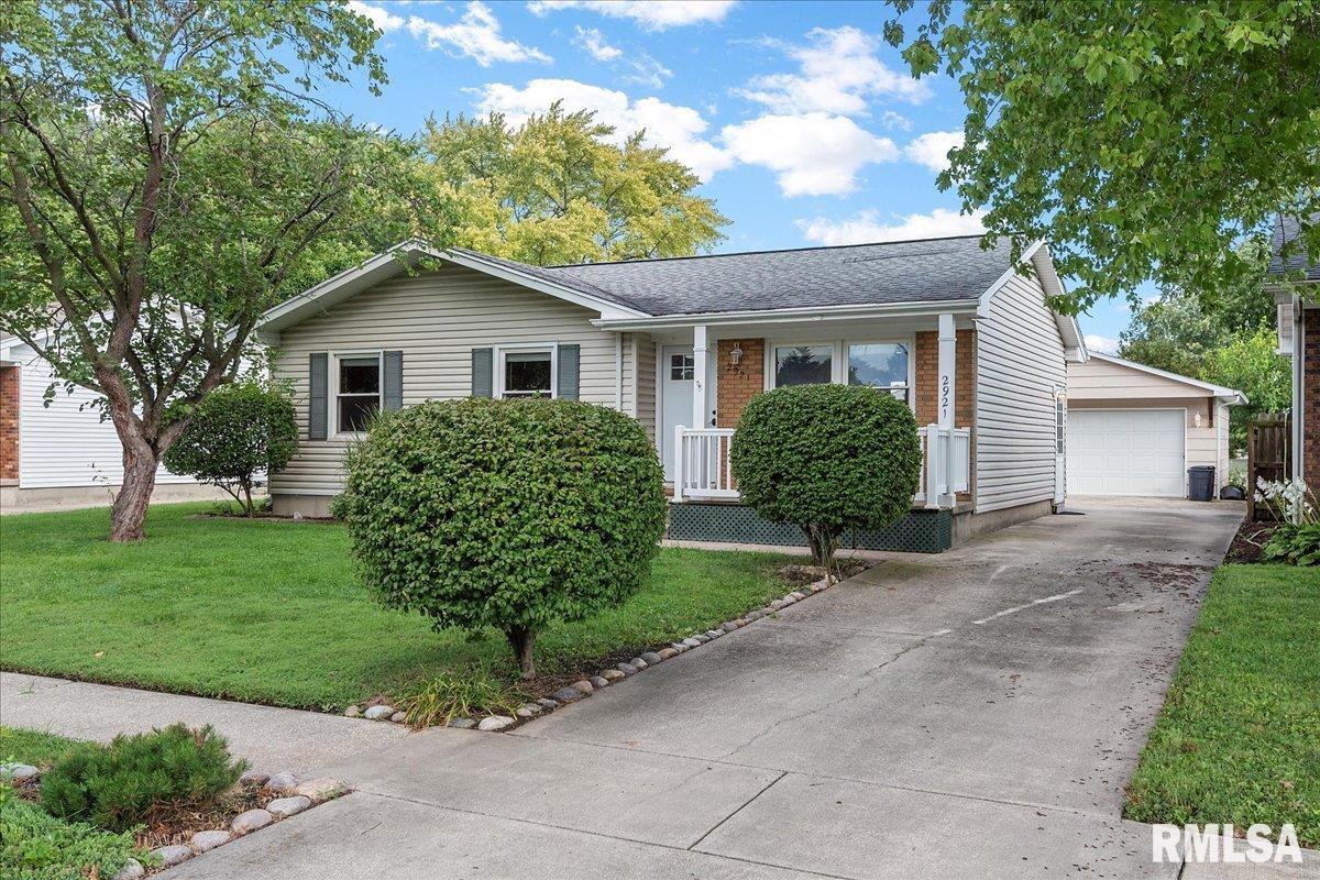 2921 Selkirk Road Springfield, IL 62702 - Photo 3 of 36