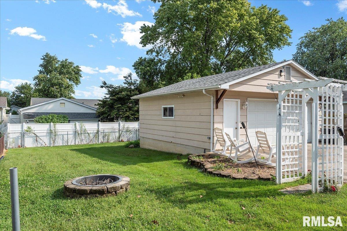 2921 Selkirk Road Springfield, IL 62702 - Photo 34 of 36