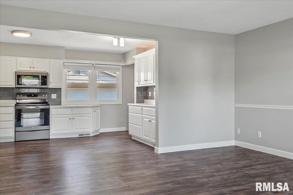2921 Selkirk Road Springfield, IL 62702 - Photo 5 of 36