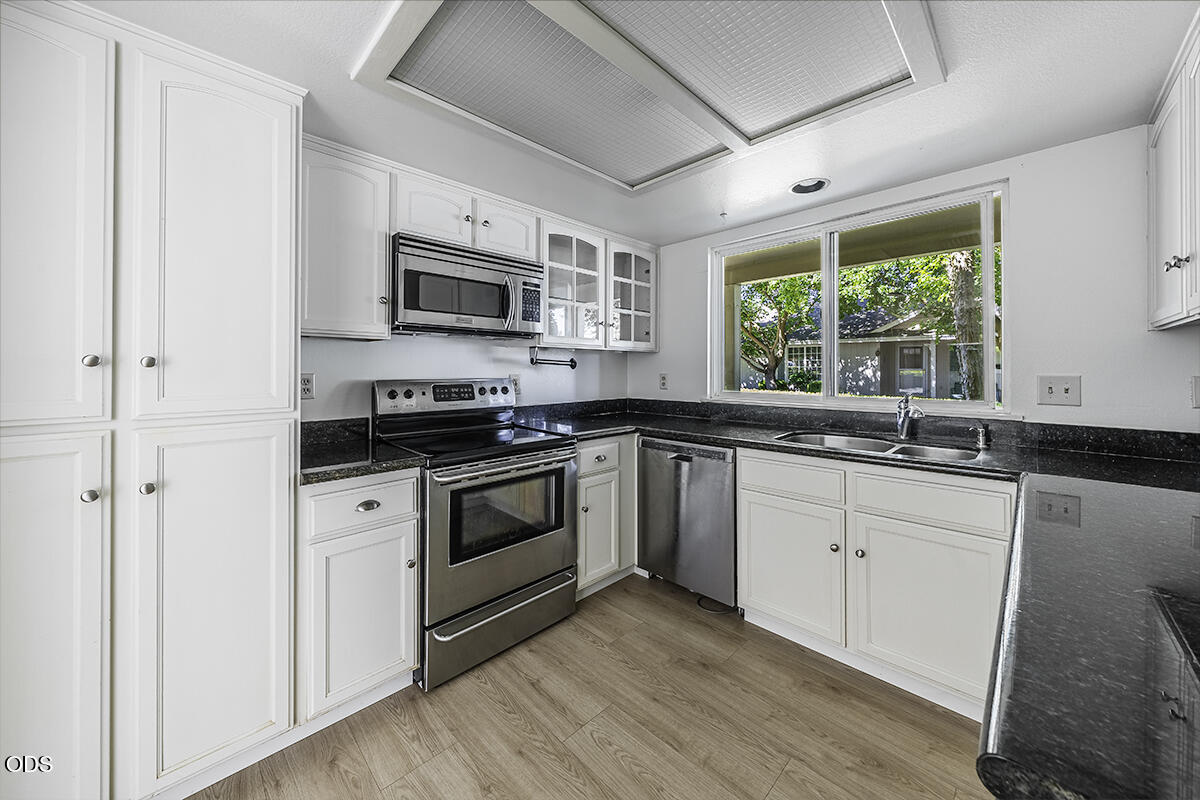 445 Midway Road Medford, OR 97501 - Photo 14 of 33