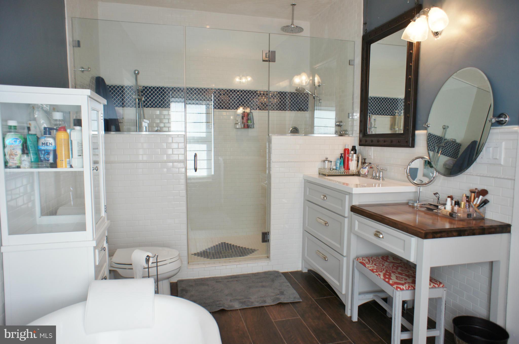 13292 Olivet Road Lusby, MD 20657 - Photo 16 of 30 Master Spa Bath w/claw foot tub, Rain shower!
