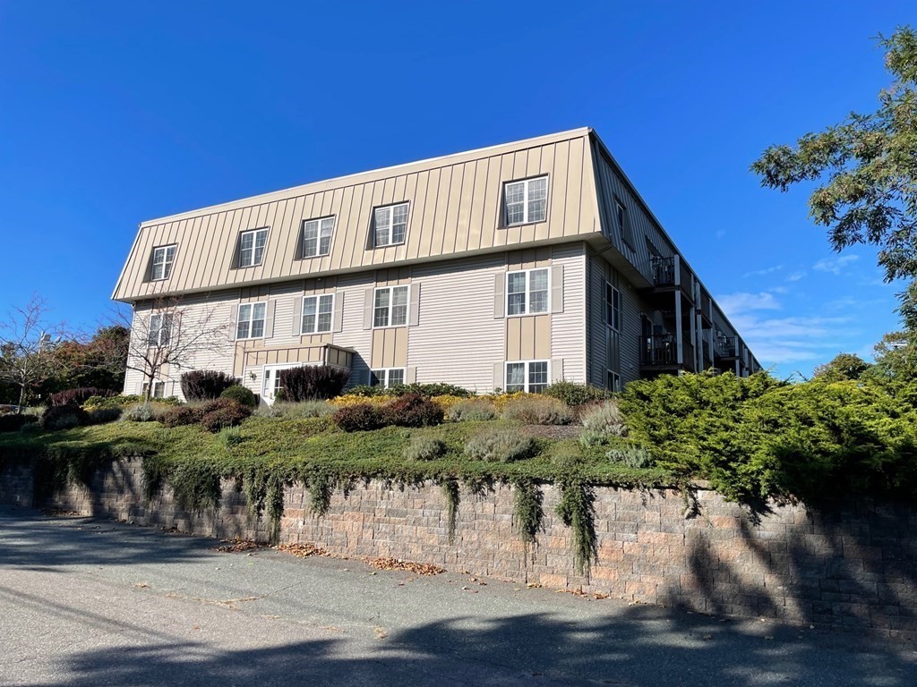 2 Ocean Avenue, Unit 1A Gloucester, MA 01930 - Photo 1 of 20