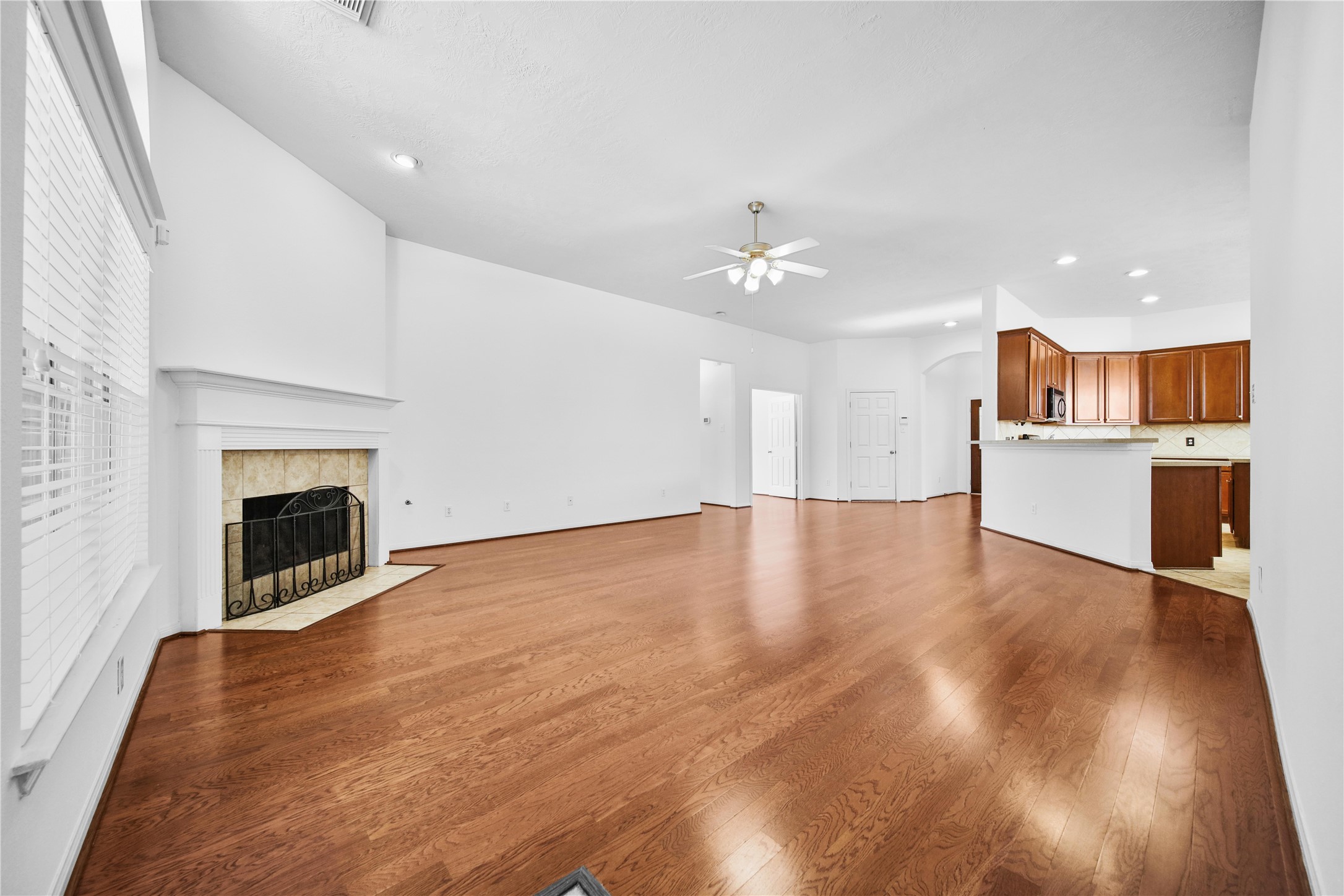 11 Griffin Hill Court Spring, TX 77382 - Photo 11 of 23