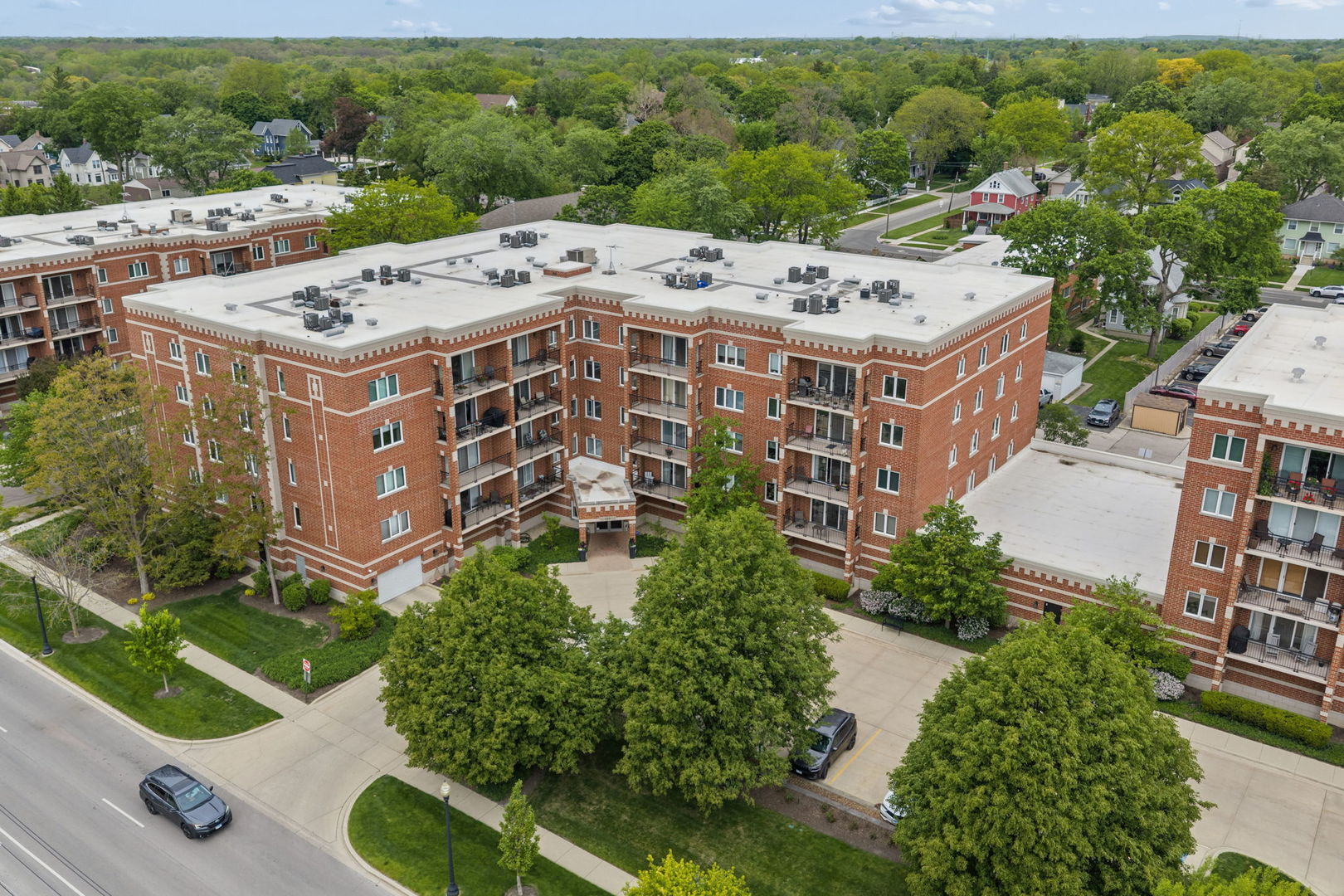 455 West Front Street, Unit 201 Wheaton, IL 60187 - Photo 32 of 41