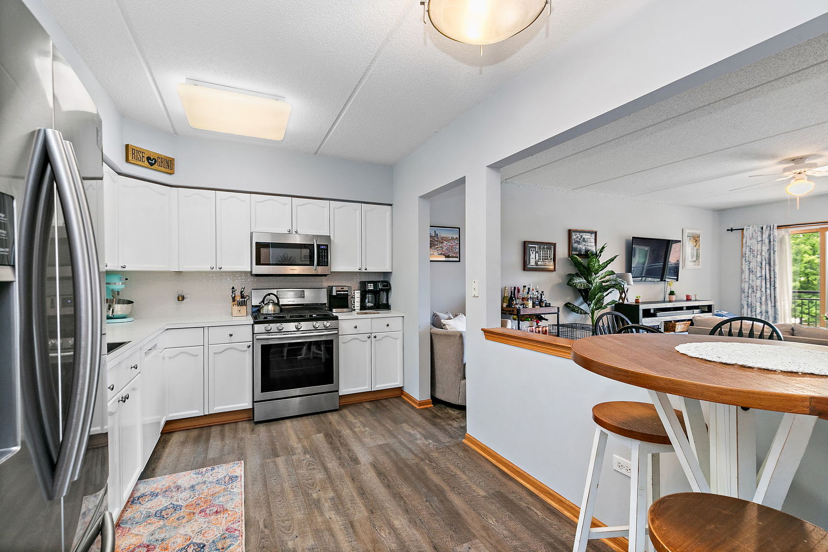 455 West Front Street, Unit 201 Wheaton, IL 60187 - Photo 10 of 41