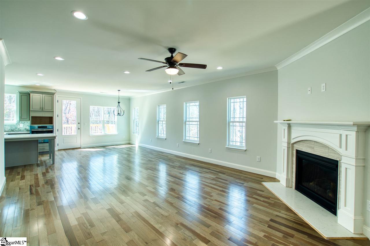 313 Foxhound Road Simpsonville, SC 29680 - Photo 5 of 31 Gallery Image 5