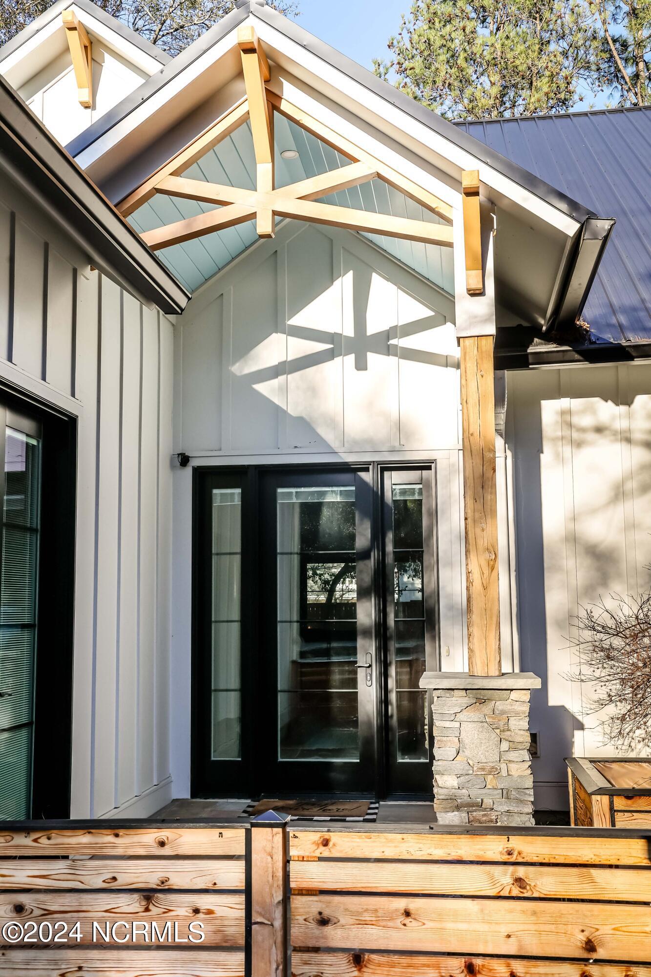 125 Kelly Road Pinehurst, NC 28374 - Photo 2 of 52 Front door entry