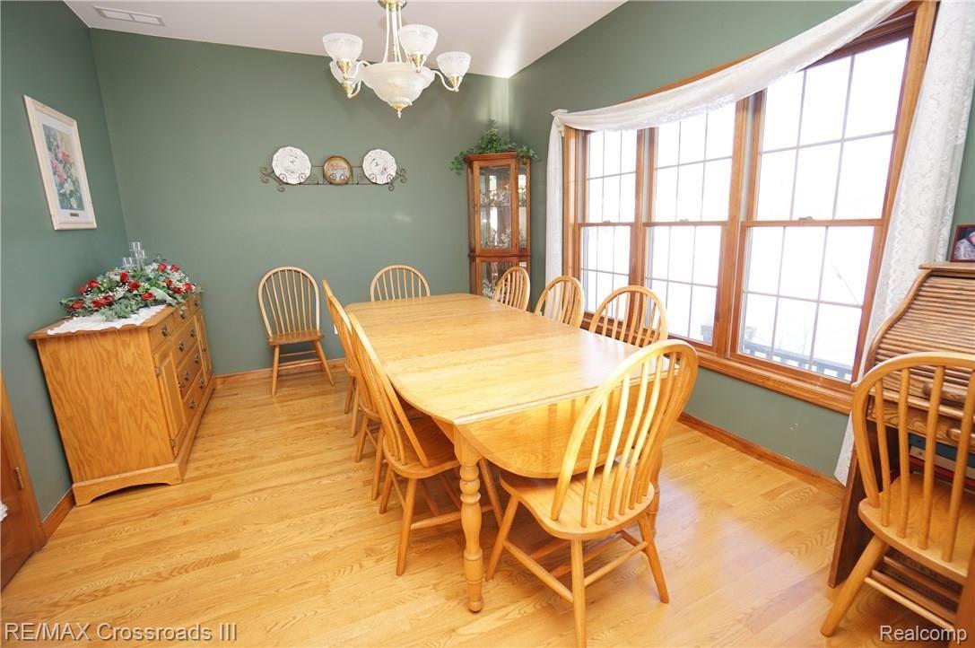 41860 Willow Road New Boston, MI 48164 - Photo 18 of 68 Dinning Rm