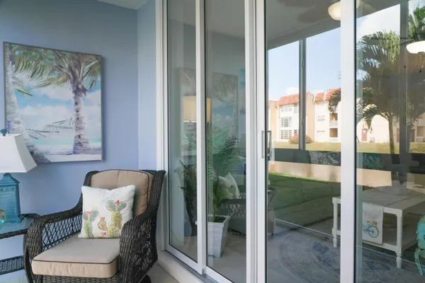 $98,500 | 8901 Sunrise Lakes Boulevard, Unit 105, Sunrise, FL 33322