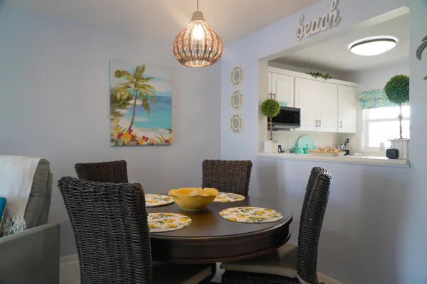 $98,500 | 8901 Sunrise Lakes Boulevard, Unit 105, Sunrise, FL 33322