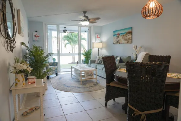 $98,500 | 8901 Sunrise Lakes Boulevard, Unit 105, Sunrise, FL 33322