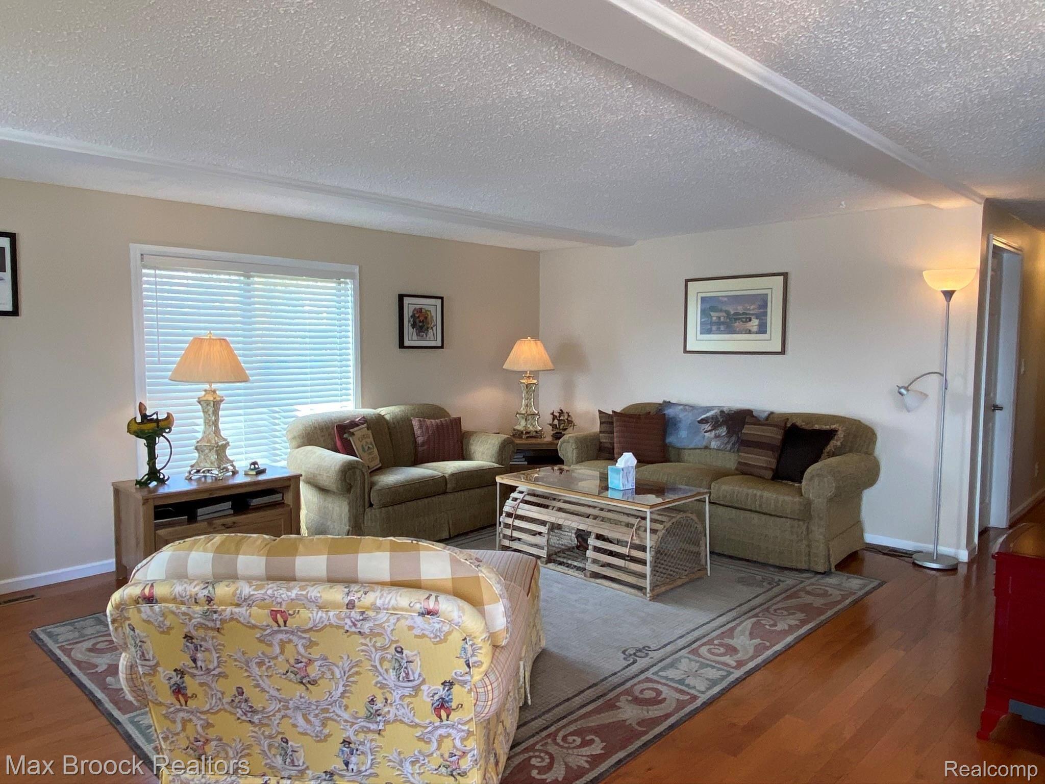 2605 Rubbins Road Howell, MI 48843 - Photo 4 of 30 Gallery Image 4