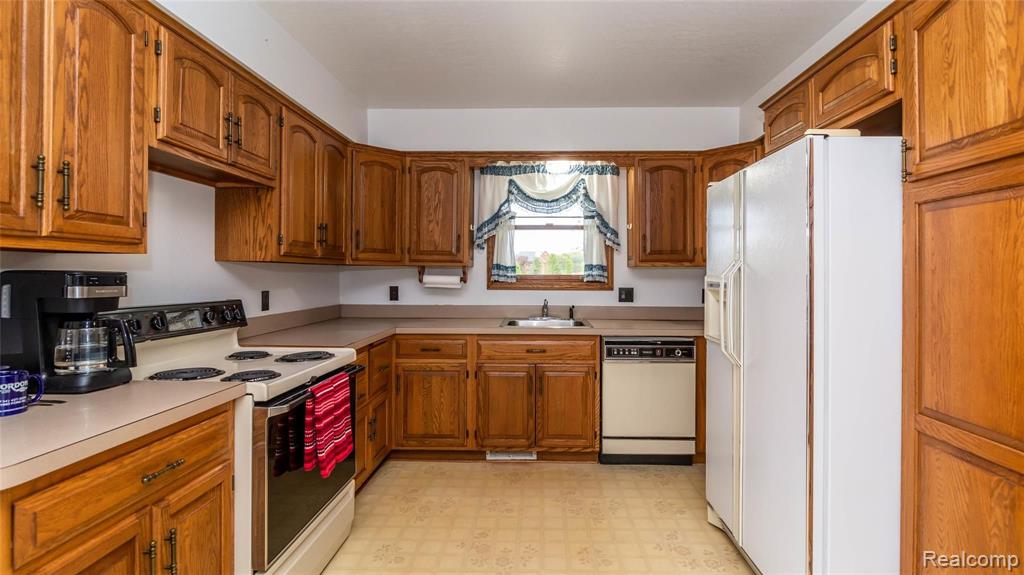 24000 Clark Road Belleville, MI 48111 - Photo 11 of 32