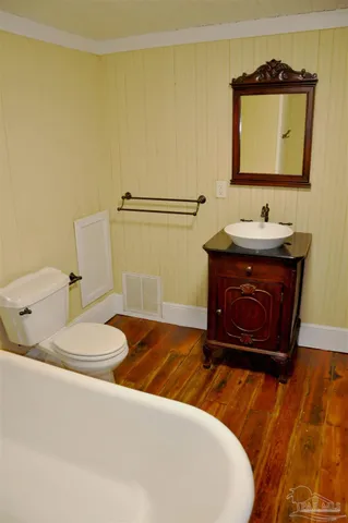 $1,900 | 4600 Forsyth Street, Milton, FL 32583