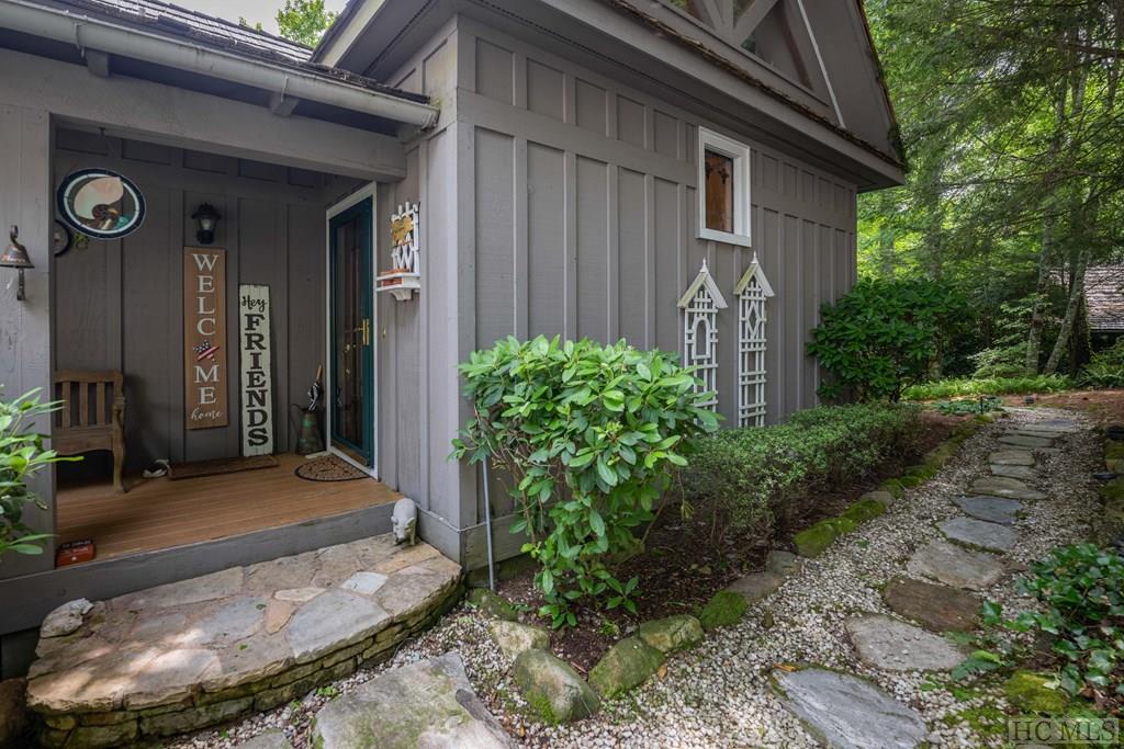 899 Boiling Springs Road Sapphire, NC 28774 - Photo 9 of 59 Gallery Image 9
