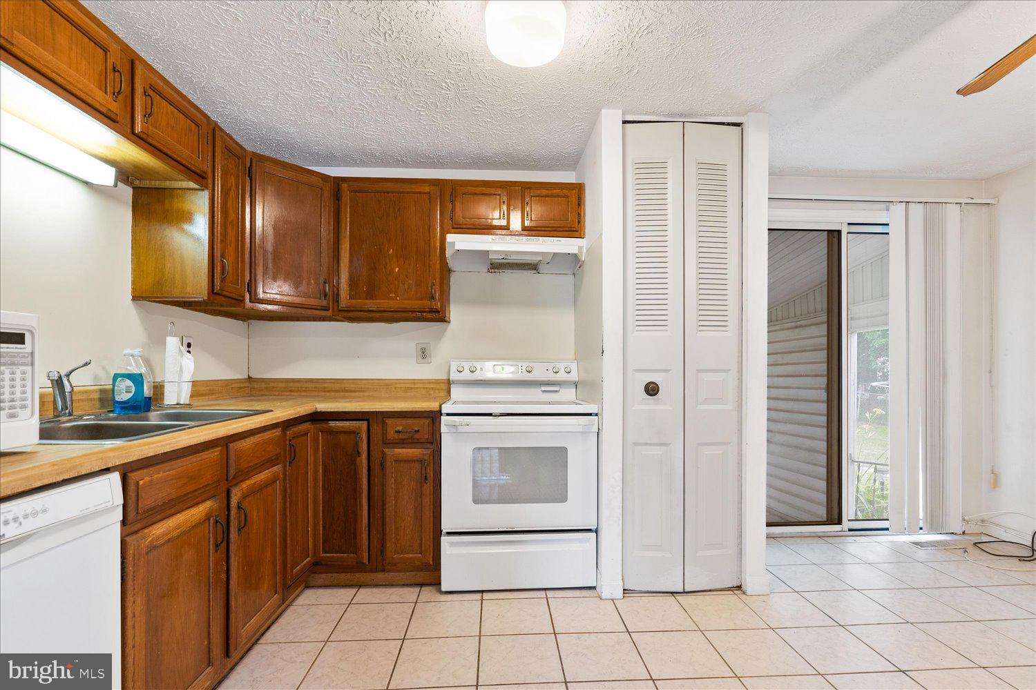 2511 Maple Road Baltimore, MD 21219 - Photo 14 of 39