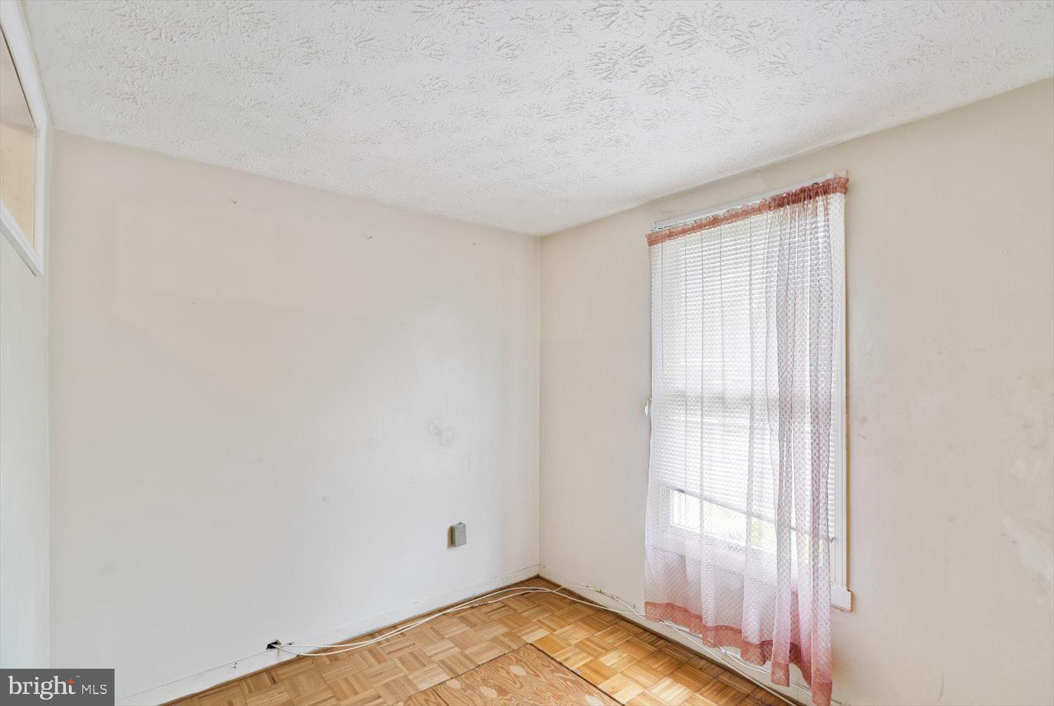 2511 Maple Road Baltimore, MD 21219 - Photo 22 of 39