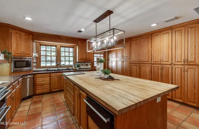 $799,900 | 188 Webb Lane, Flowood, MS 39232