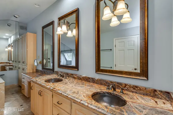 $749,900 | 188 Webb Lane, Flowood, MS 39232