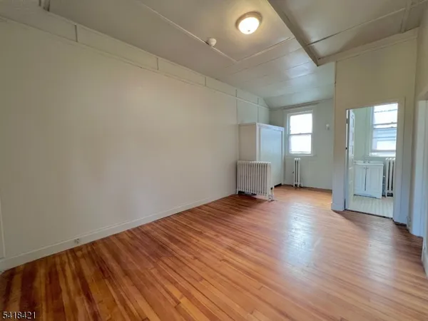 $1,800 | 81 Monroe Place, Unit REAR, Bloomfield, NJ 07003