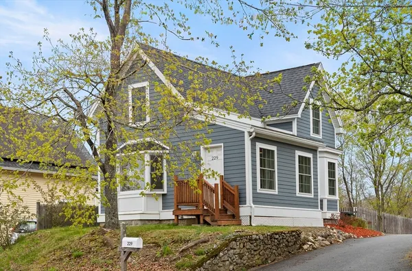 $649,000 | 229 Highland Street, Hamilton, MA 01982
