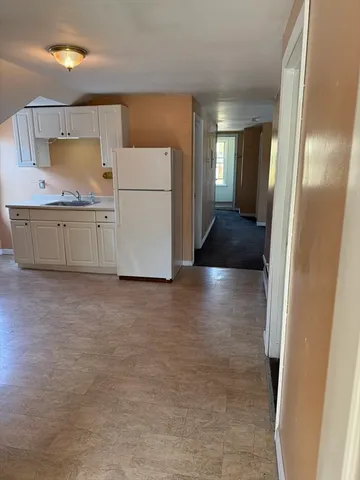 $2,200 | 52 Adams Street, Unit 3, Taunton, MA 02780