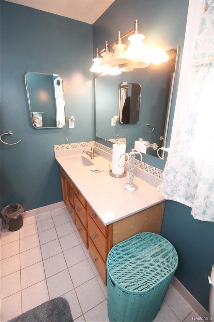 25354 Rubin Road Warren, MI 48089 - Photo 28 of 34 IMG_1422.JPG