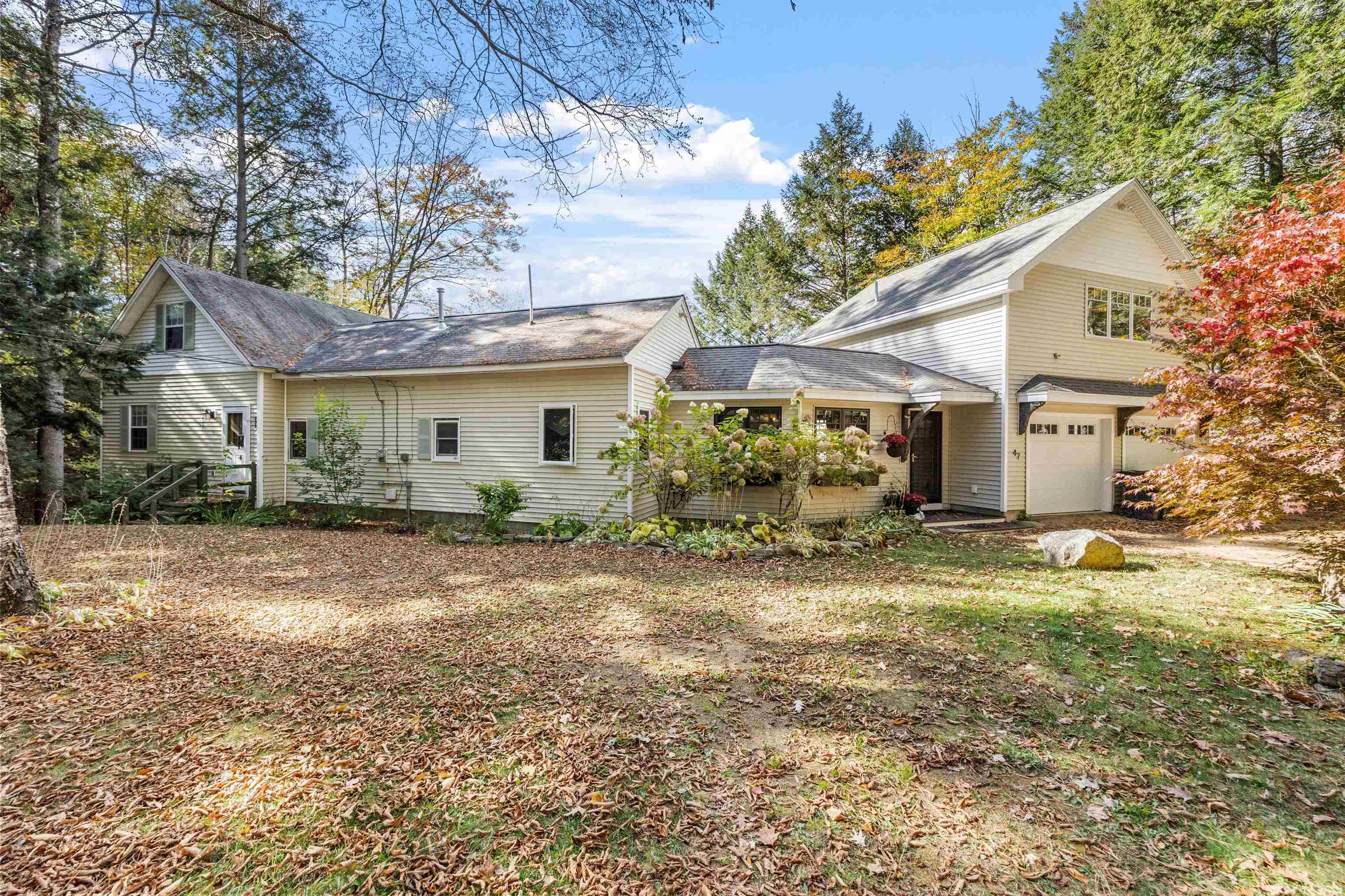 47 Dock Road Belmont, NH 03220 - Photo 2 of 48