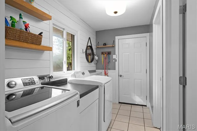 $273,000 | 18 Lake Drive, Troy, IL 62294