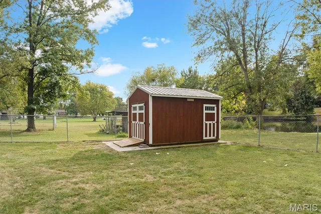 $273,000 | 18 Lake Drive, Troy, IL 62294