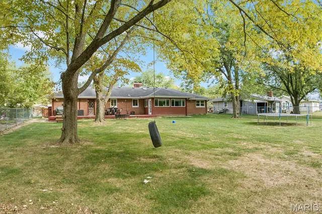 $273,000 | 18 Lake Drive, Troy, IL 62294