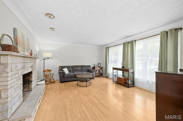 $273,000 | 18 Lake Drive, Troy, IL 62294