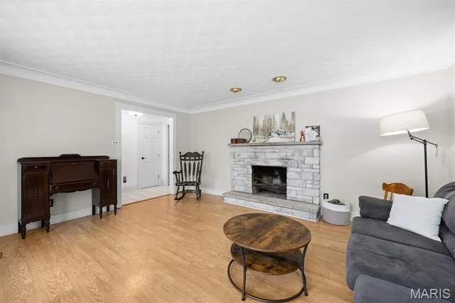 $273,000 | 18 Lake Drive, Troy, IL 62294