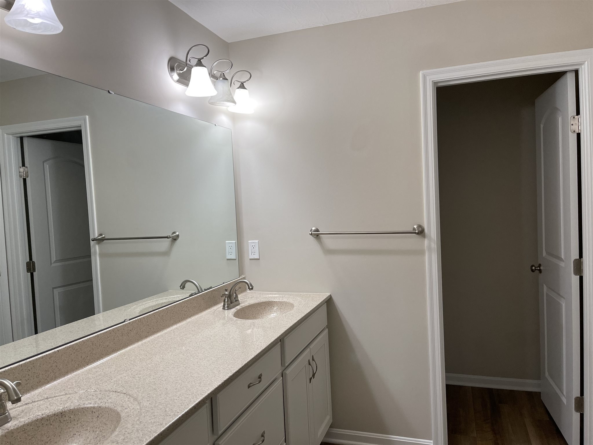 4060 Country Mill Ridge, Unit 304 Burlington, KY 41005 - Photo 12 of 22 Gallery Image 12