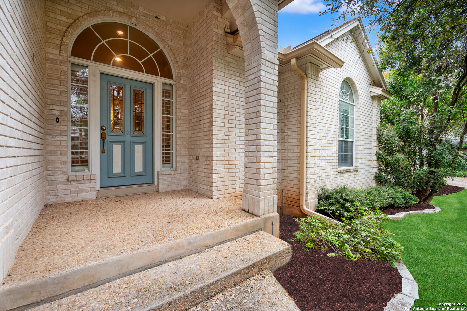 3911 Heights Way San Antonio, TX 78230 - Photo 2 of 22 a front view of a house with garden