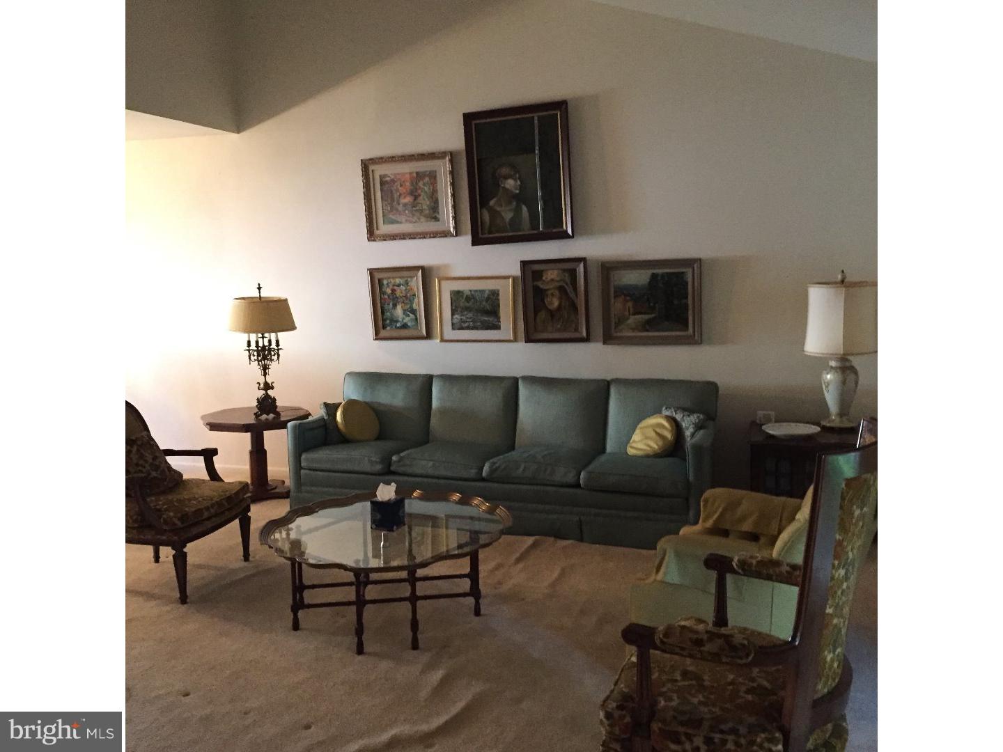 109 Kingfield Road Philadelphia, PA 19115 - Photo 7 of 23 Living Room
