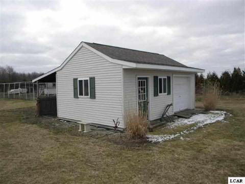 12491 Welch Road Britton, MI 49229 - Photo 5 of 21 20349379-4.JPG