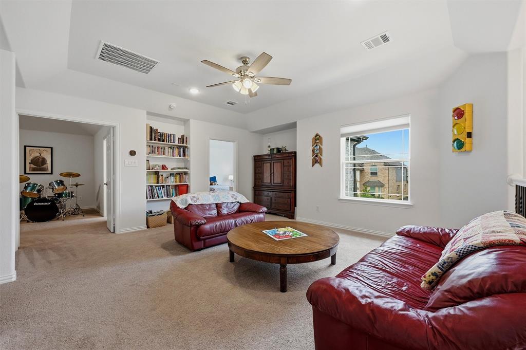 809 Violet Way Celina, TX 75009 - Photo 27 of 38 Loft