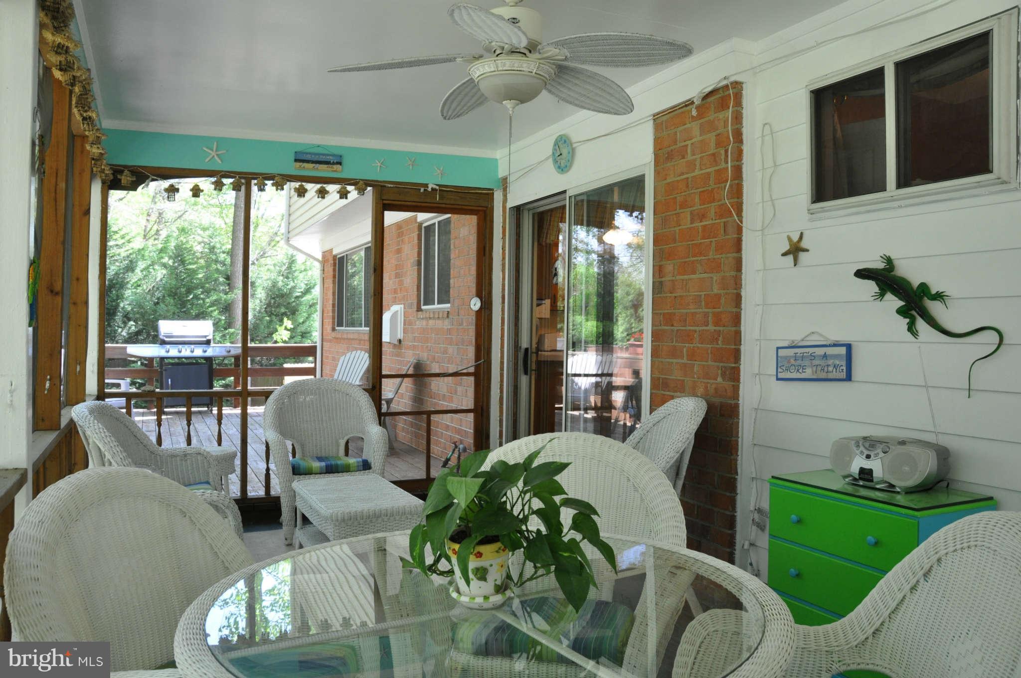 5507 Yorkshire Street Springfield, VA 22151 - Photo 23 of 26 a living room with furniture and a large window