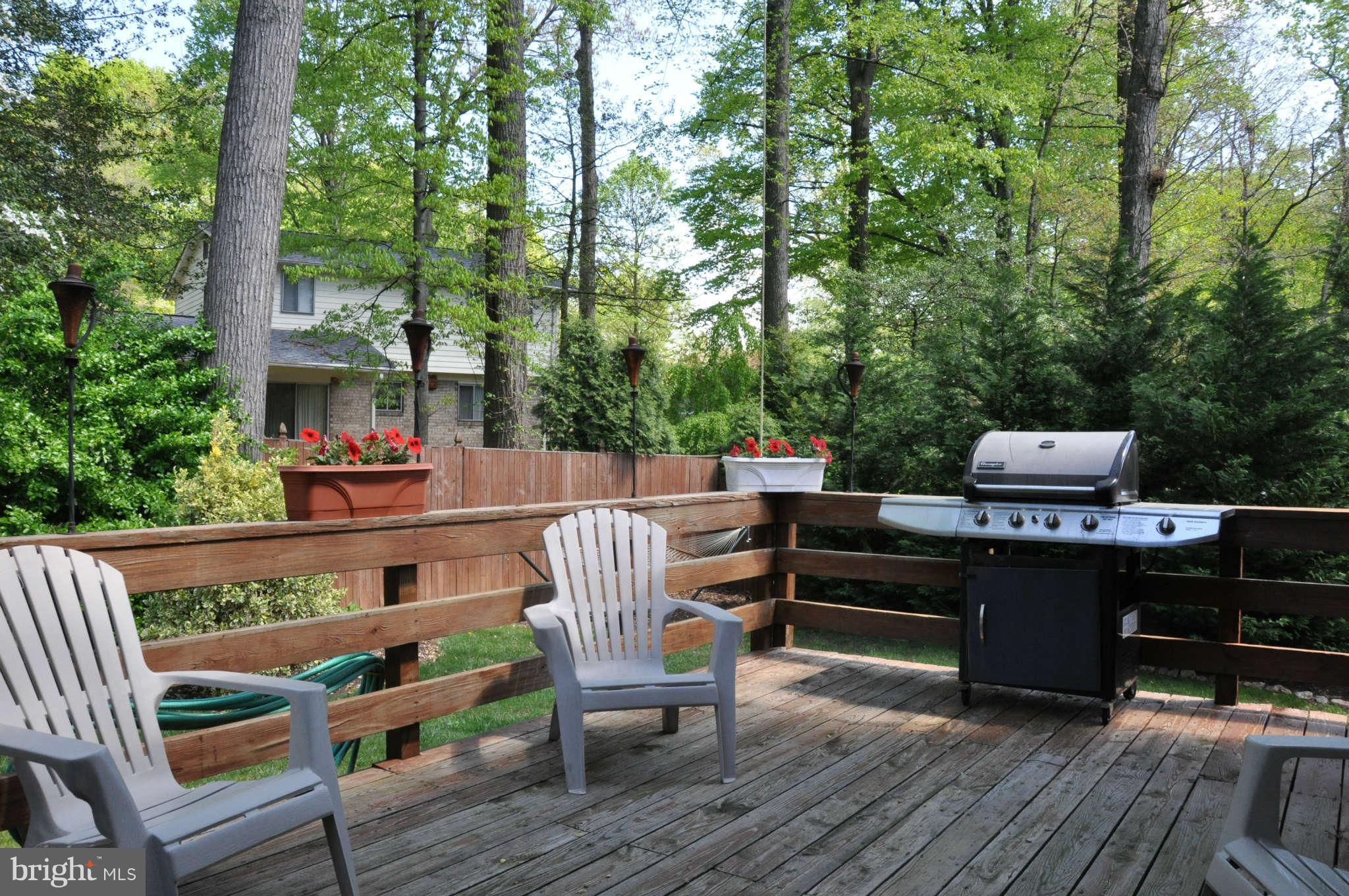 5507 Yorkshire Street Springfield, VA 22151 - Photo 25 of 26 a view of a chairs and table in the roof deck