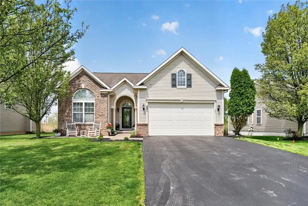 $449,000 | 881 Surrey Hill Way, Henrietta, NY 14623